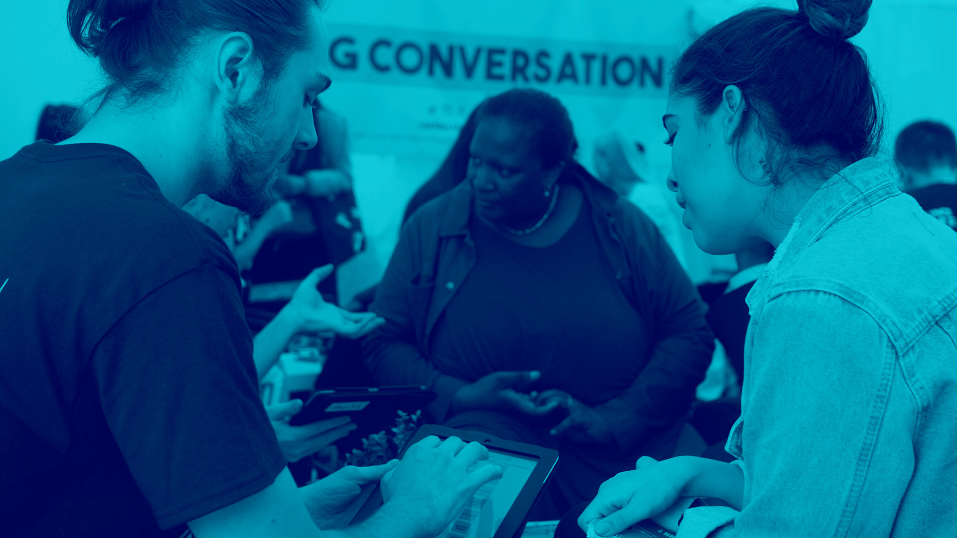 SU Student Staff talking to a Student